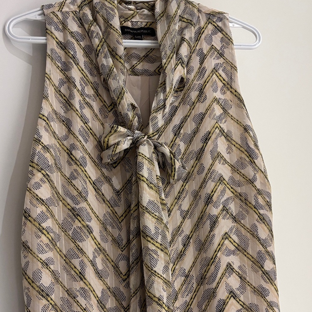 Banana Republic Women's Patterned Blouse - Beige and Yellow